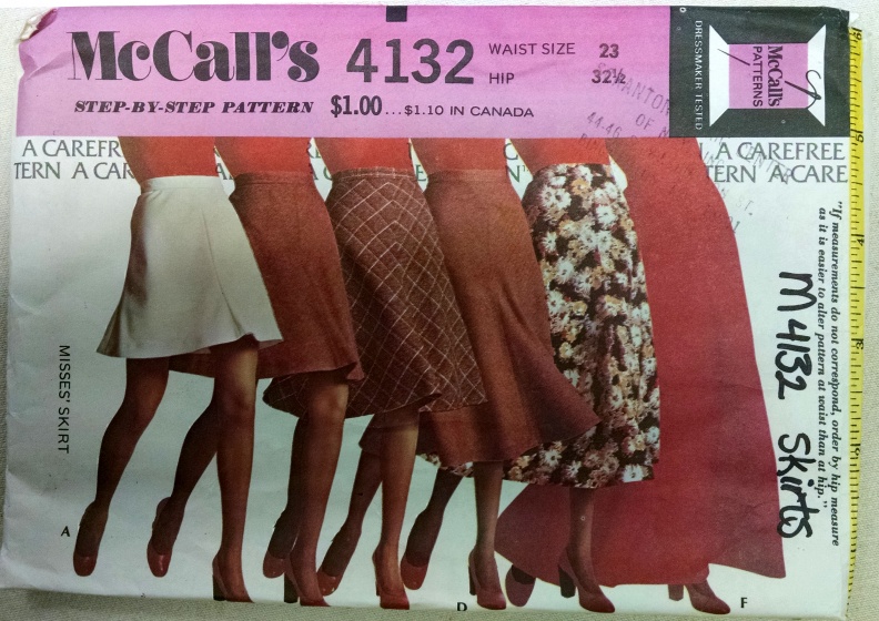 M4132A Women_s Skirts.jpg